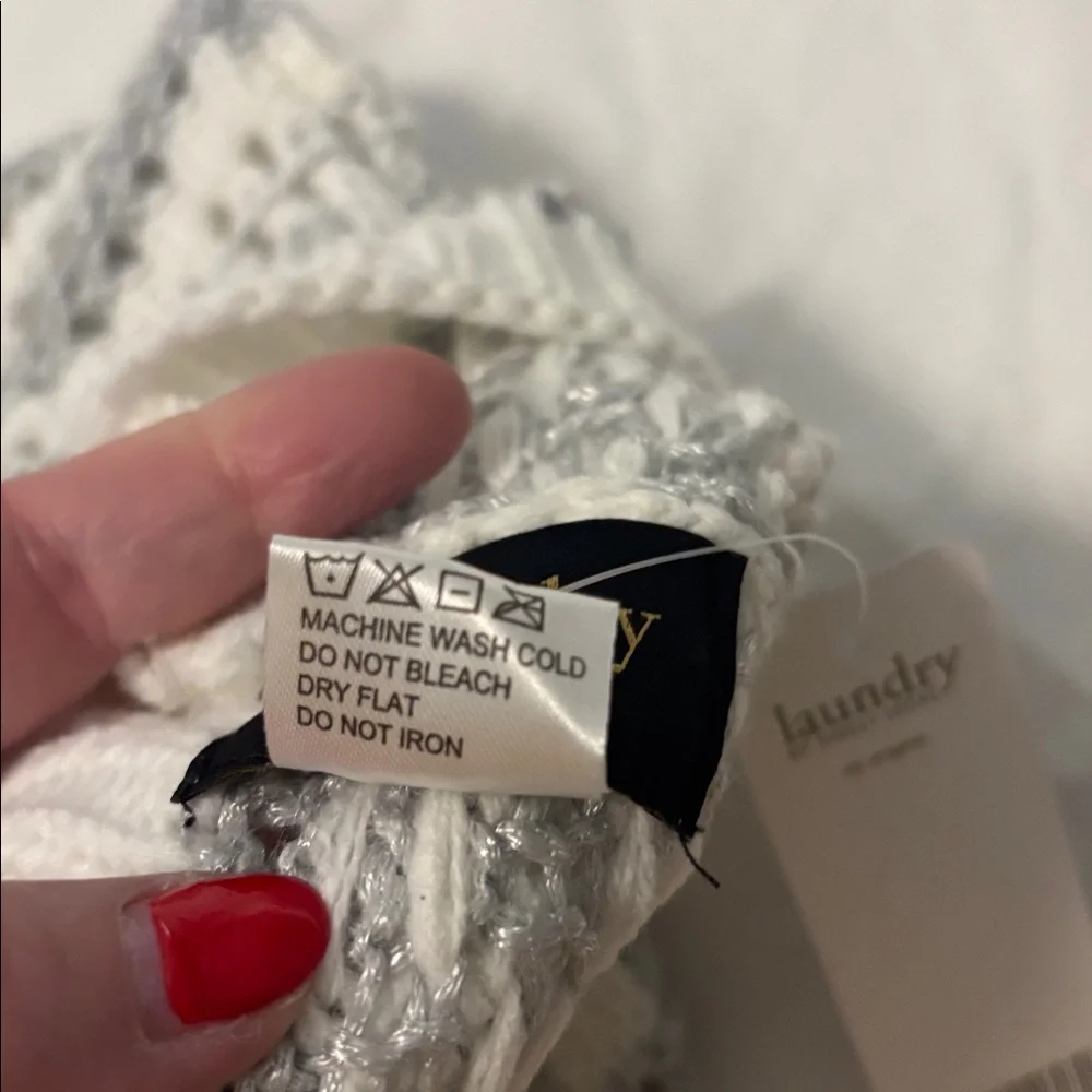 Laundry By Shelli Segal White and Silver fair isle Knit infinity neck Scarf NWT - Picture 9 of 11